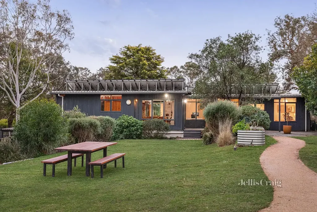 67 Bradleys Lane, North Warrandyte, VIC 3113
