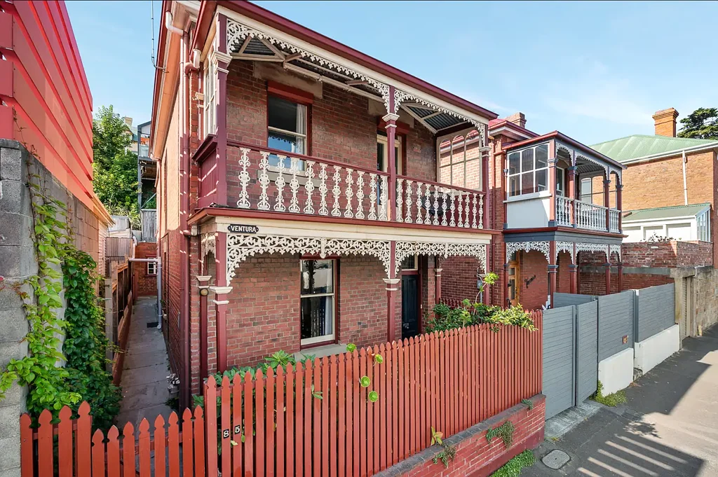 Glebe 3ਬੈੱਡਰੂਮ Character home in prime location