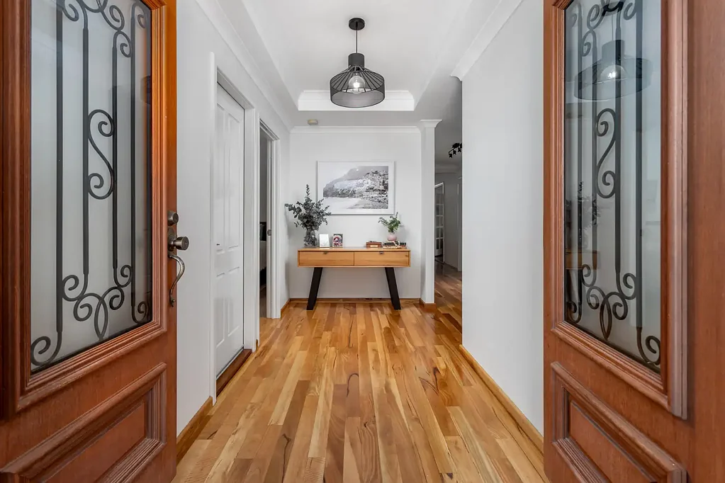 Roelands 4غرفة نوم GUIDING $1,300,000's