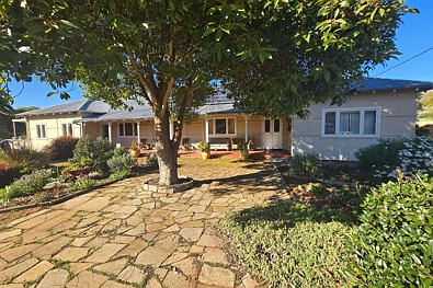 Narrogin 12 Bedroom Country Charm and Opportunity