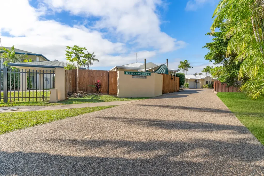 2/12 Ingham Court, Mooroobool, QLD 4870