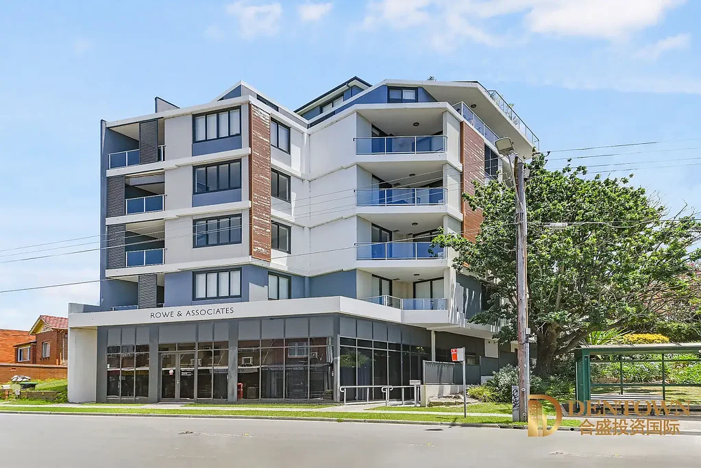 South Hurstville 1ห้องนอน Modern 1-Bed Apartment with Parking | Prime Convenience & Stunning Rooftop BBQ facilities.