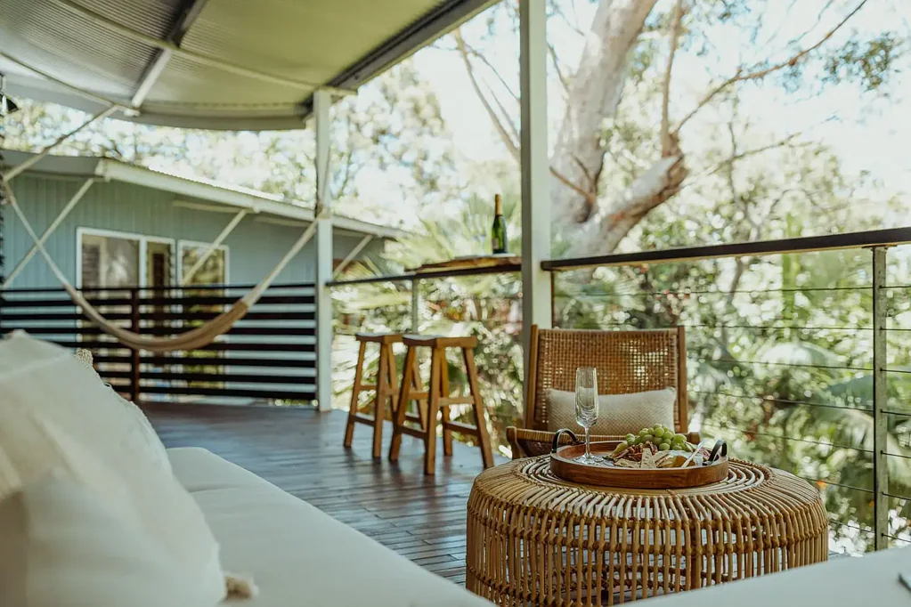 FULLY FURNISHED RAINFOREST RETREAT!