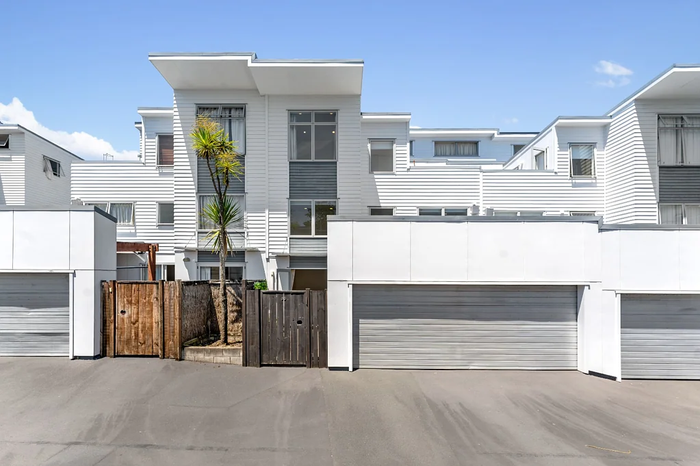Modern 3-Bedroom Home in the heart of St Lukes
