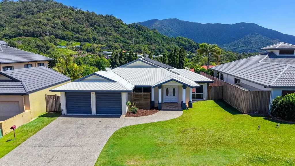 Brinsmead 4Kwarto Mountain Views & Poolside Living in Parkridge Estate