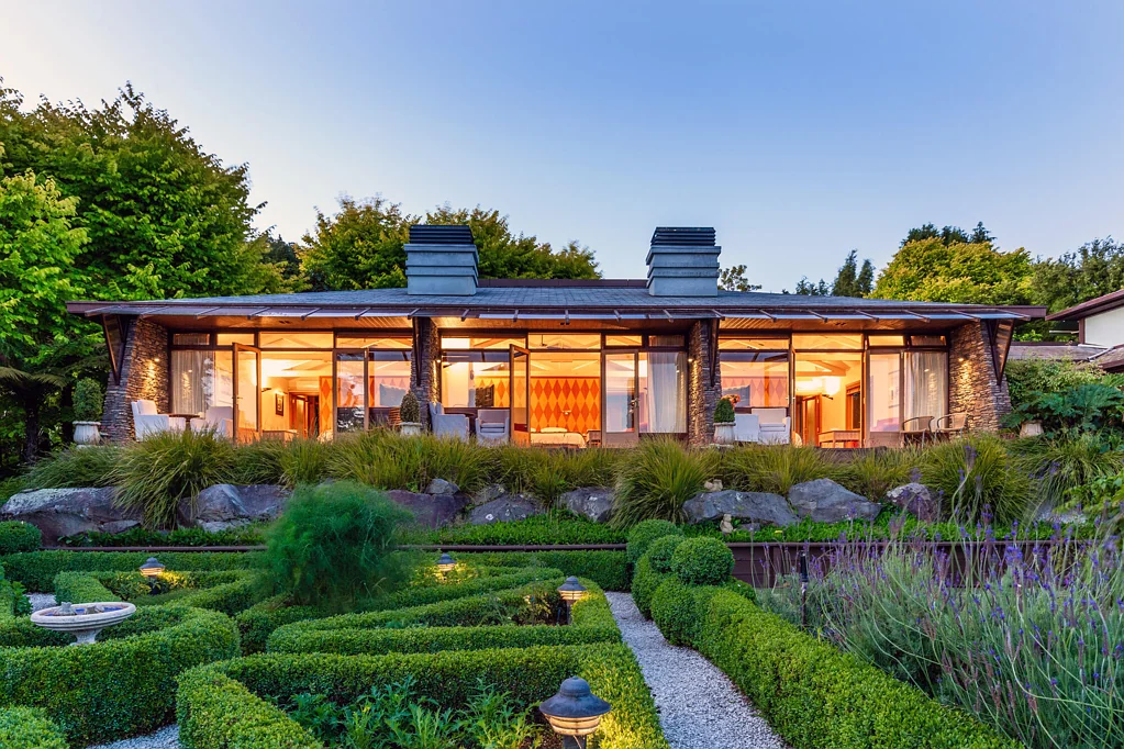 Acacia Bay Lake Taupō Lodge
