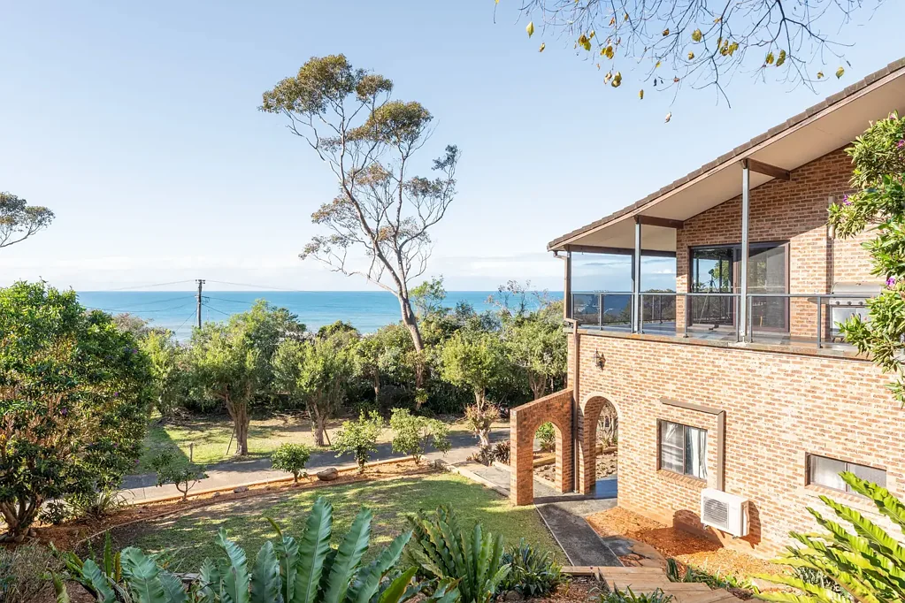 Wombarra 5 Bedroom Panoramic Views, Dual Living and Prime Position
