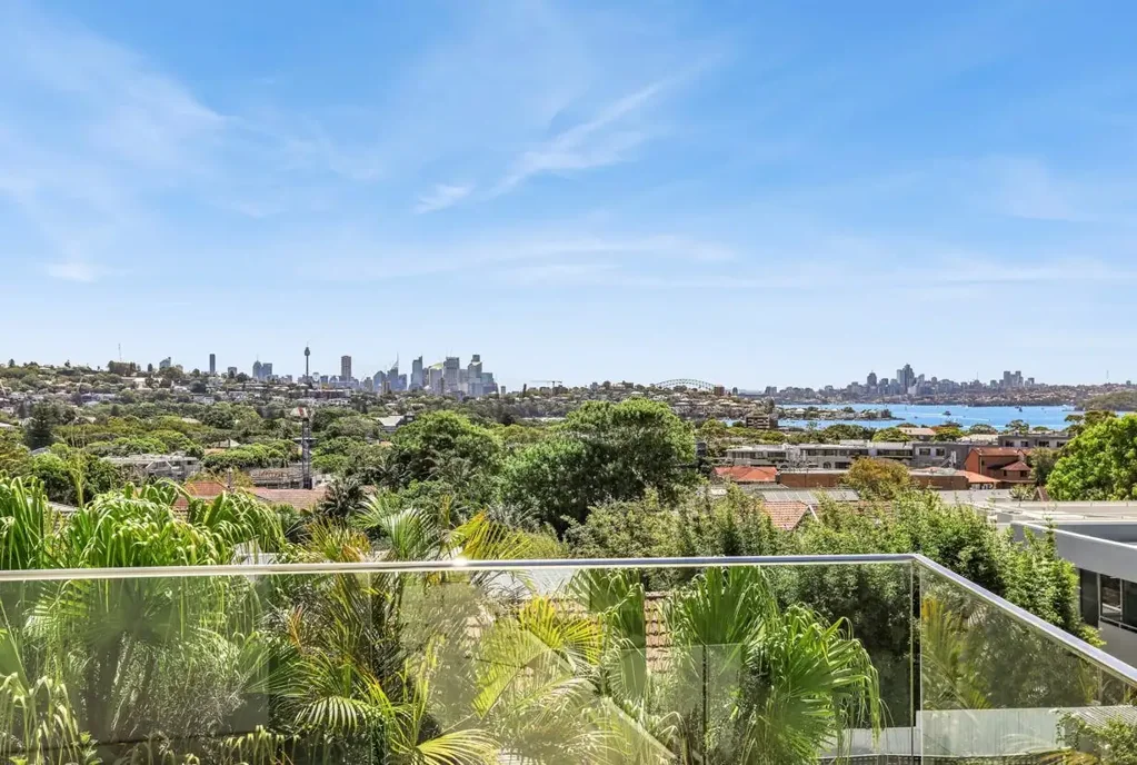 Modern Upscale Residence with Extensive Harbor Panorama