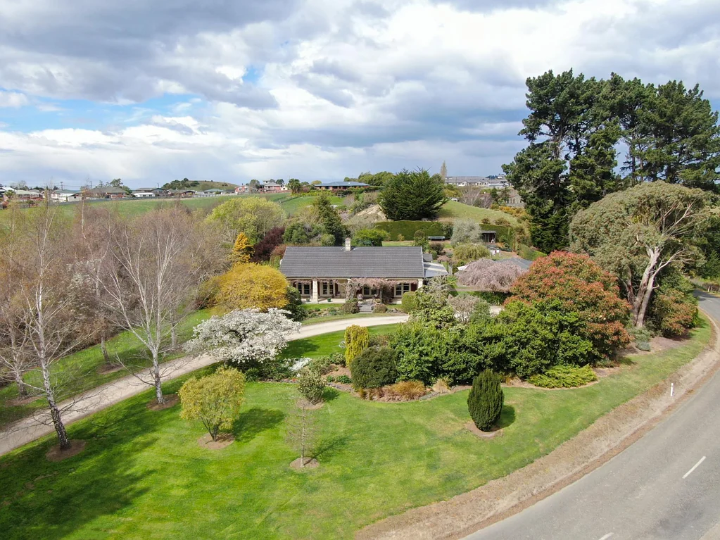 Oamaru 4 Slaapkamer CHARM, CHARACTER & COUNTRYSIDE - A PERFECT MATCH!