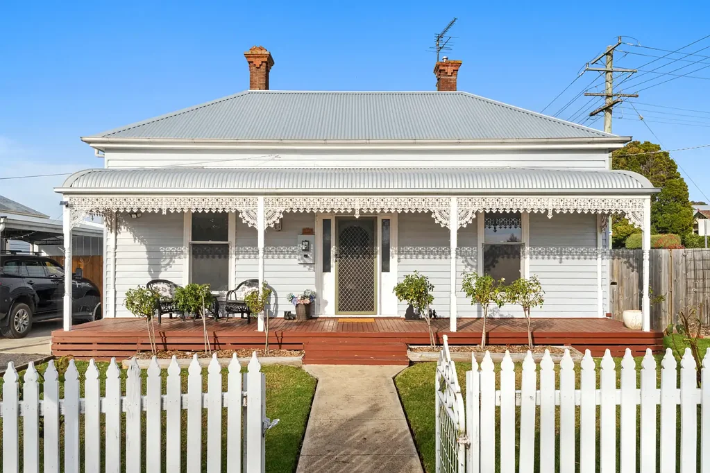 19 Mckinnon Street, Camperdown, VIC 3260