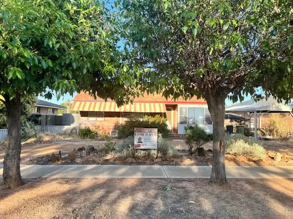 Brookton 2Zimmer A REAL COUNTRY GEM — SWEET, SIMPLE & FULL OF HEART
Affordable at $345,000 — ¼ Acre of Peace, Charm & Possibility