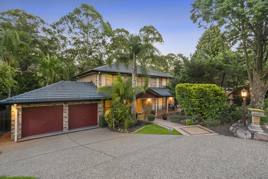 Castle Hill 5Moenga Oversized family oasis with lavish bush backdrop