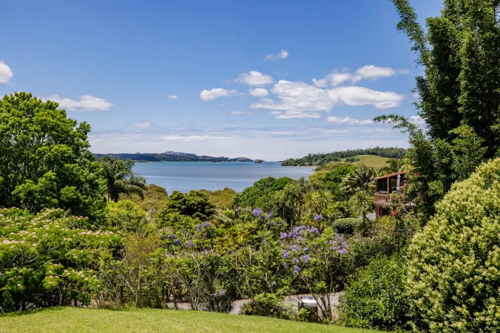 Kerikeri 2房  Spectacular Water Views, Water Access & Location