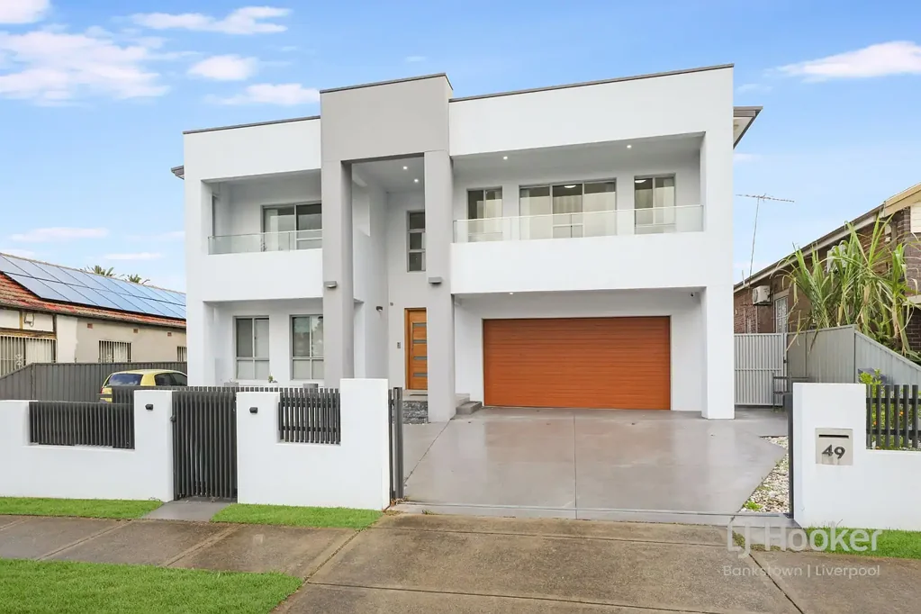 Grand Family Living in a Stunning Contemporary Residence