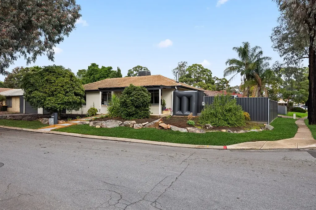 Salisbury Heights 3房  Contemporary Comfort on a Generous Corner Allotment.
