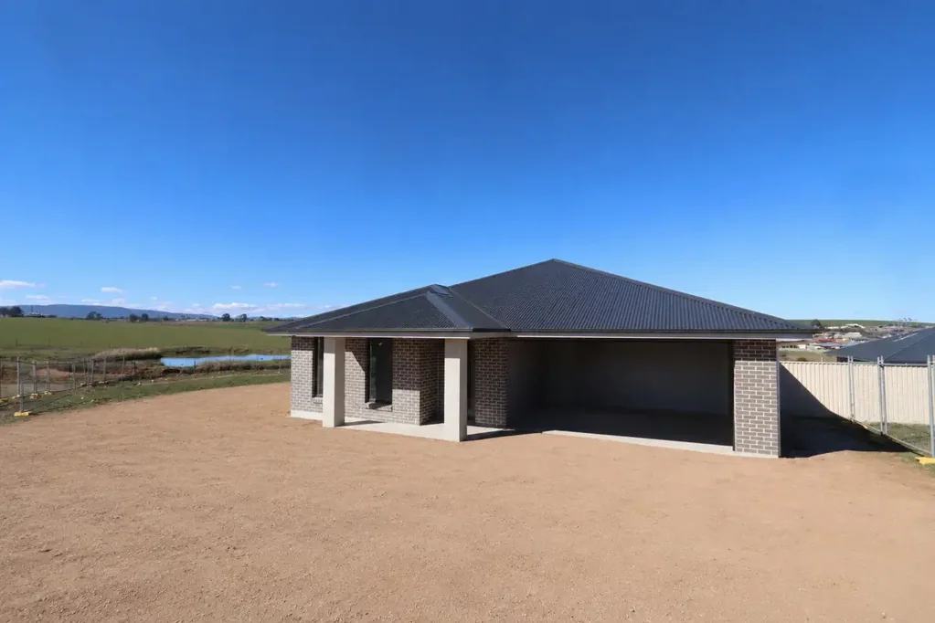 9 Parry Street, Kelso, NSW 2795