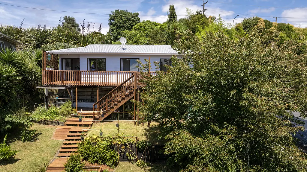 38 Main Road, Raglan, Waikato