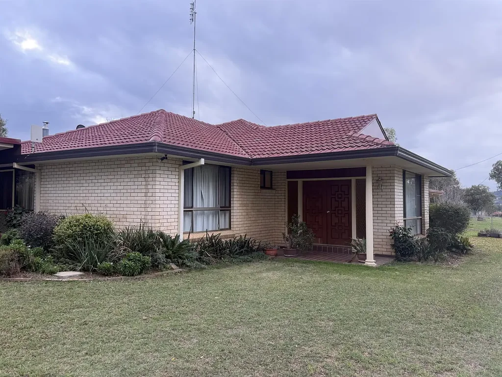 Home in a quite rural setting