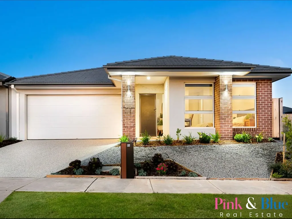 Bonnie Brook 3 Bedroom Modern Elegance Meets Creekfront Living !