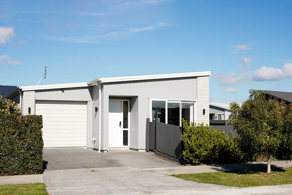 Ramarama 3 Bedroom The Corner Site Advantage - Space, Sun & Style