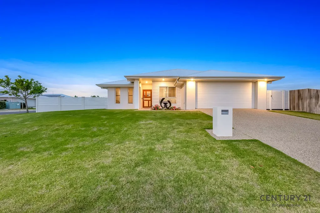 Bargara 4房  PRESTIGE COASTAL LIVING – LUXURY FAMILY HOME WITH POOL, SHED & SOLAR