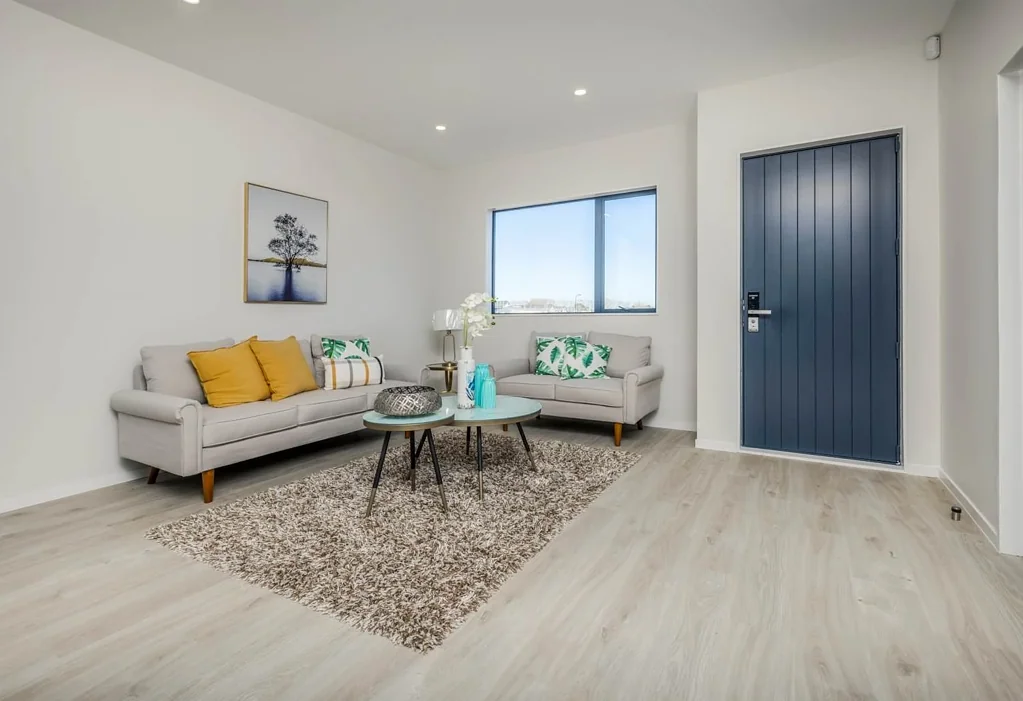 Band New Home in Most Desirable Location of Opaheke