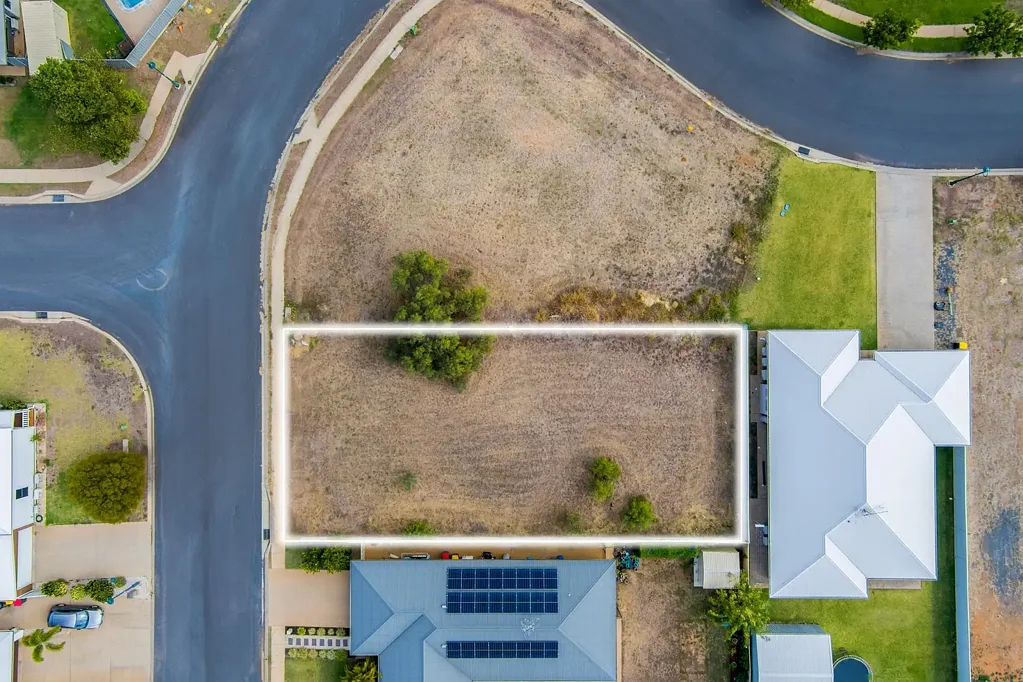 Emerald PRIME VACANT LAND - BUILD YOUR DREAM HOME