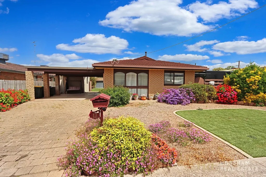 17 Schwarz Avenue, Horsham, VIC 3400