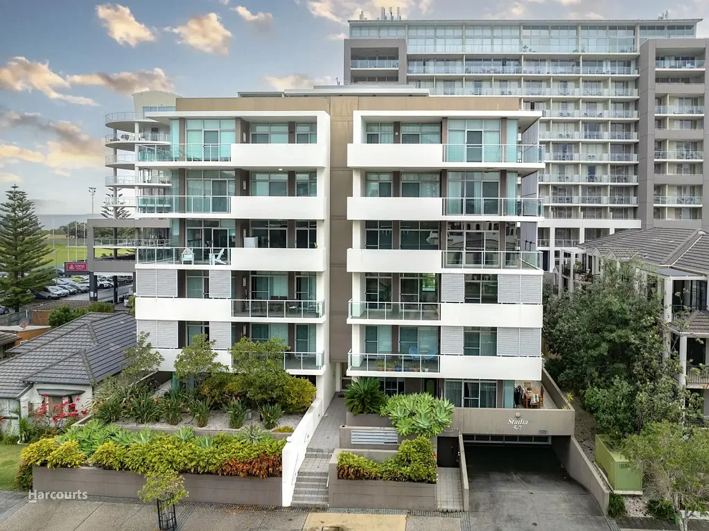 Wollongong 2房 冲浪、沙滩与体育场氛围——就在您家门口 Surf, Sand & Stadium Vibes - Right Outside Your Door