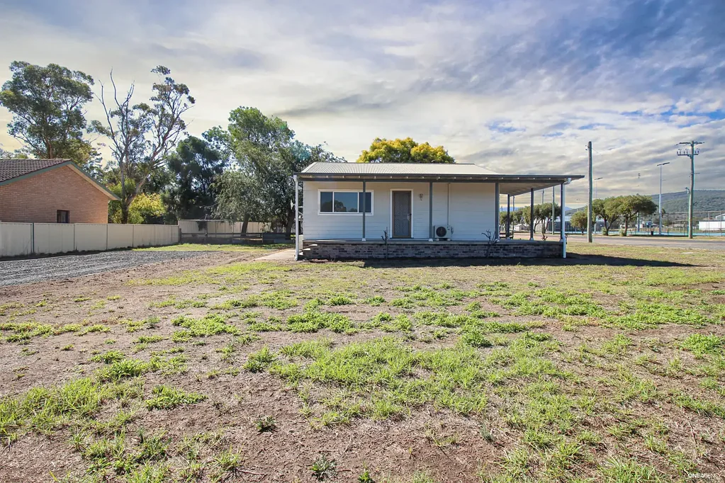 Scone 2 Bedroom Updated 2-Bedroom Home in Prime Lifestyle Location