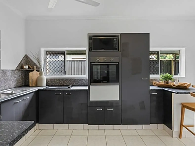 厨房 - 141 Swallow Street, Mooroobool, QLD 4870