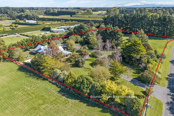 West Melton 1.1-hectare lifestyle - make family memories here