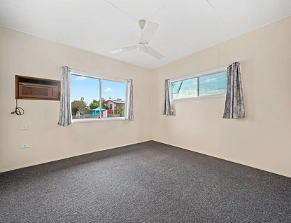 15 Centenary Drive, Emerald, QLD 4720, 3房, 1浴, 整租独立别墅