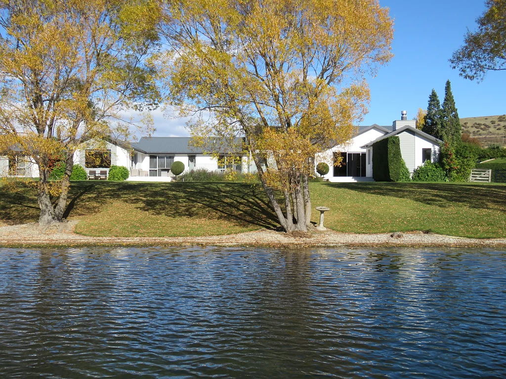 Cromwell 7ਬੈੱਡਰੂਮ Rare Lakeside Living, Endless Options