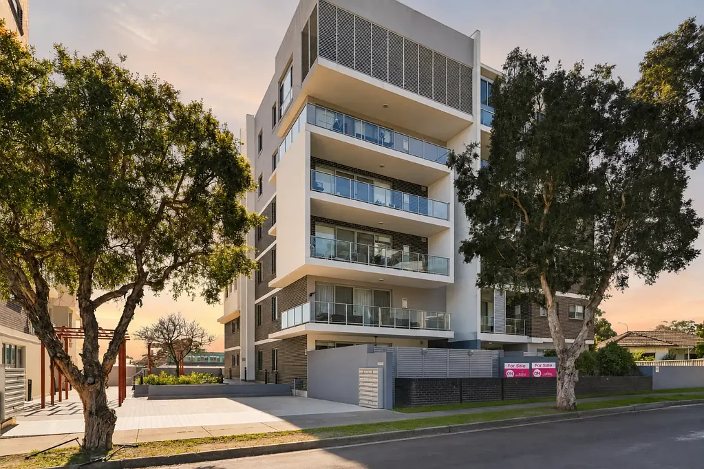 Campbelltown 2房 现代公寓，优越地段... MODERN UNIT, PRIME LOCATION...