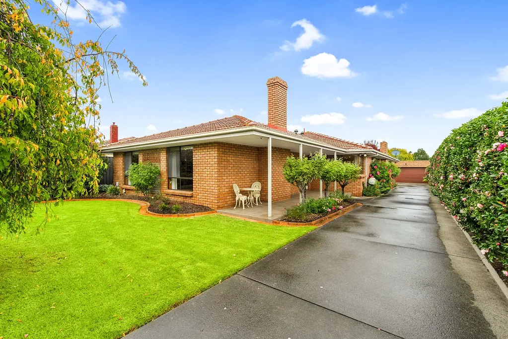 Sale 4 Bedroom Exceptional Family Living Just Minutes from the CBD