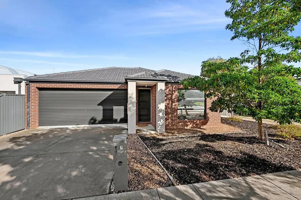 7 Whipbird Way, St Leonards, VIC 3223