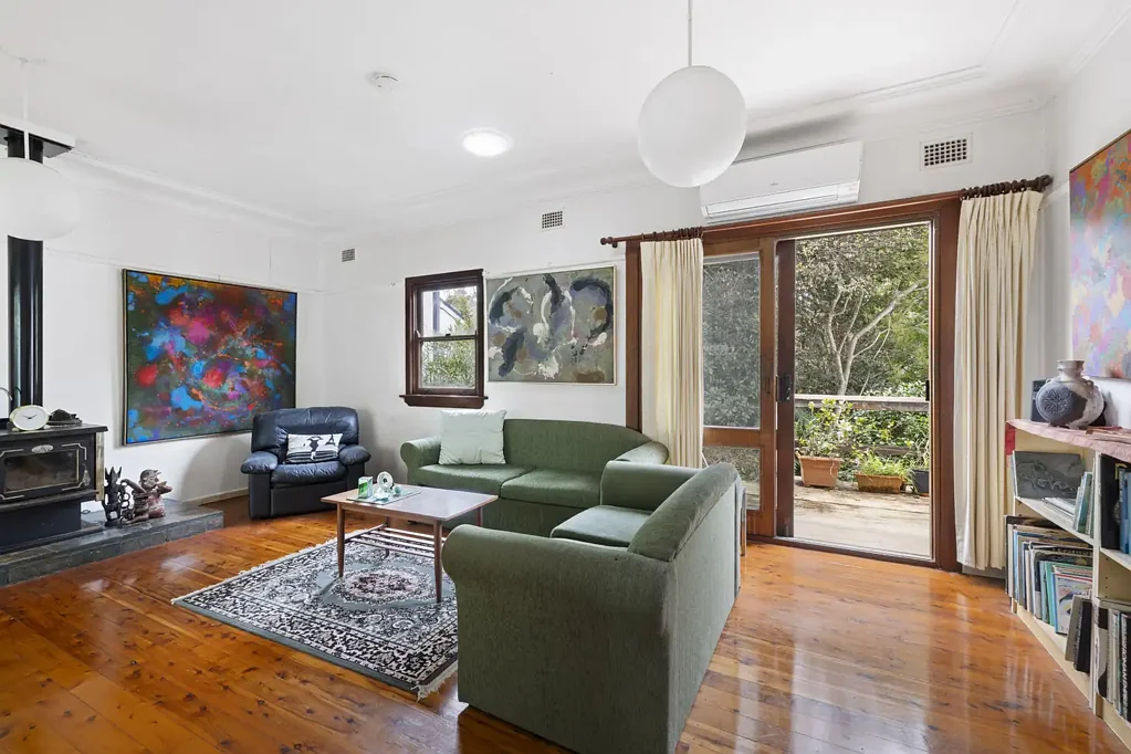 North Balgowlah 2غرفة نوم Elevated original home with leafy views and untapped potential