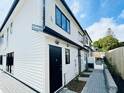3/2 Chapman Road, Te Atatu Peninsula