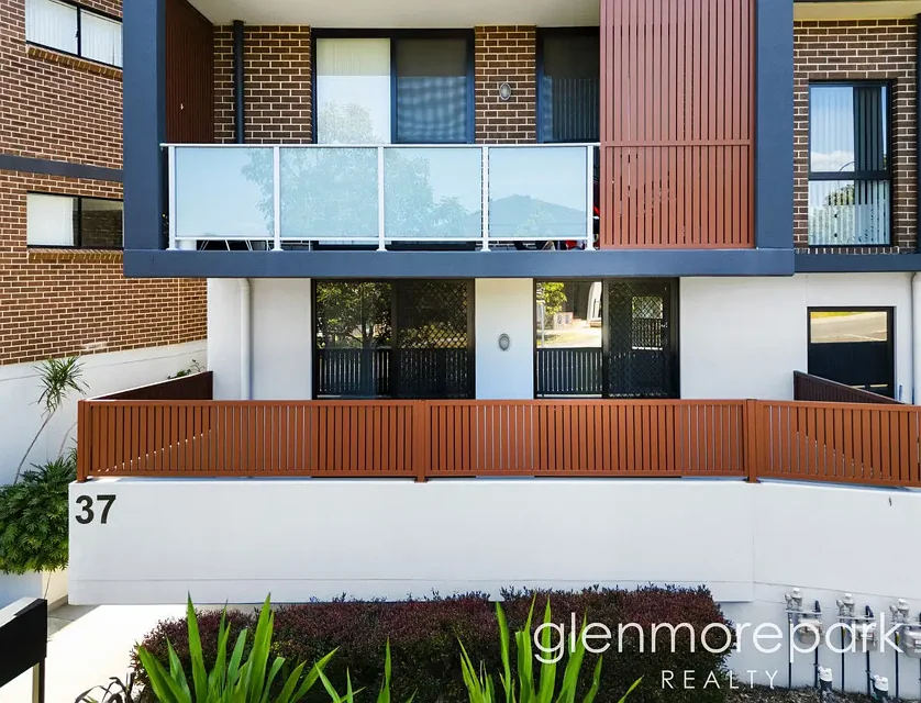 10/37 Bradley Street, Glenmore Park, NSW 2745, 2房, 2浴, Apartment
