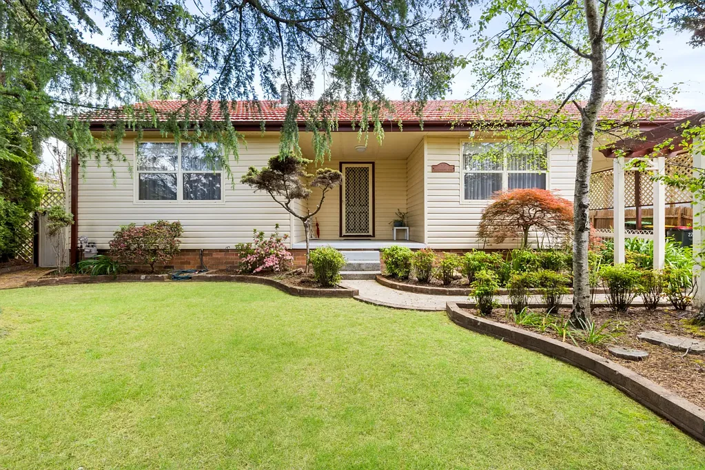 Katoomba 2Kwarto 'WHISPERING PINES' - IMMACULATE HOME WITH BEAUTIFUL MANICURED GARDENS