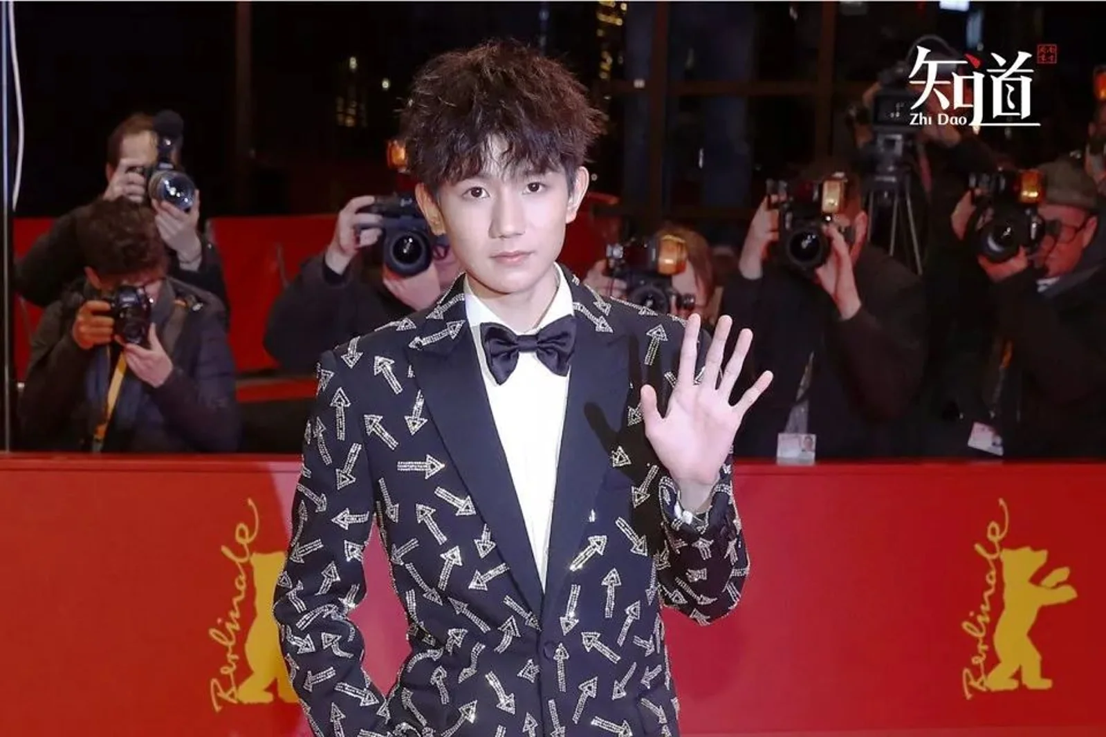 王源抽烟，是偶像失格吗？