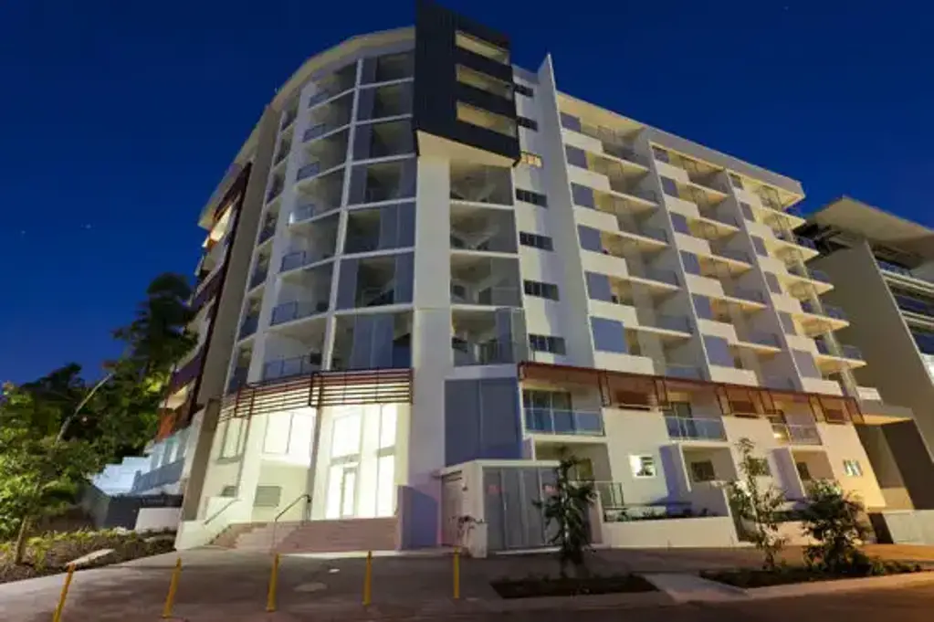 Furnished Apartment Available 1st Aug 2025 - Steps from QUT!