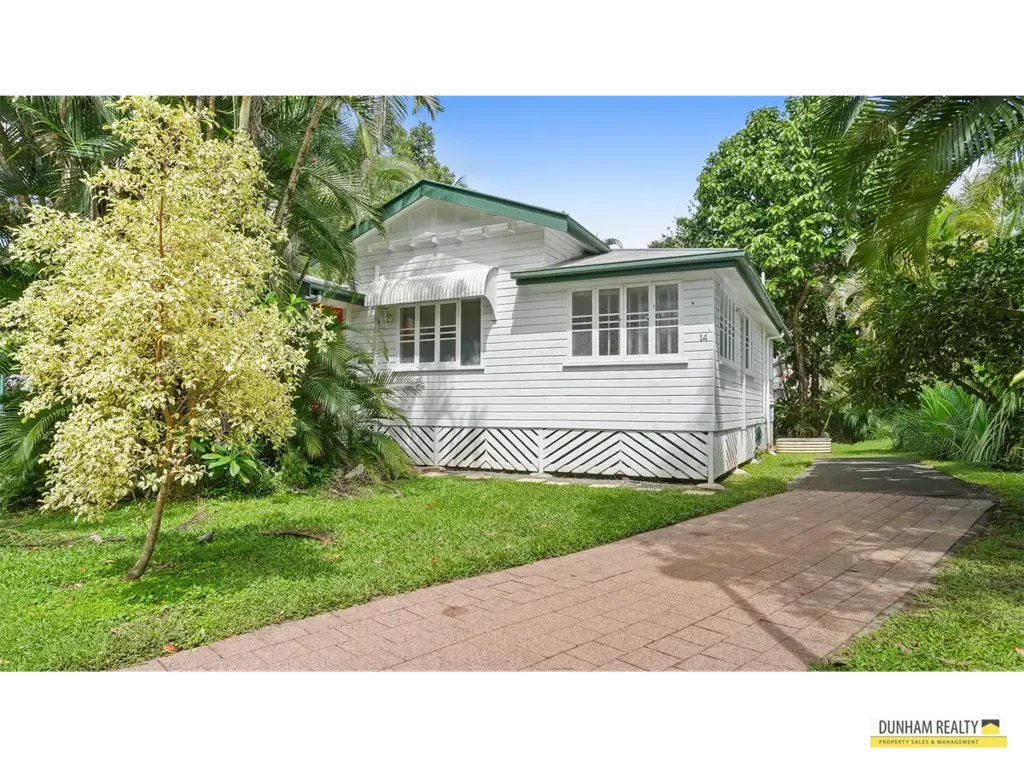 Mooroobool 3Phòng ngủ Heritage Chic in Convenient Location