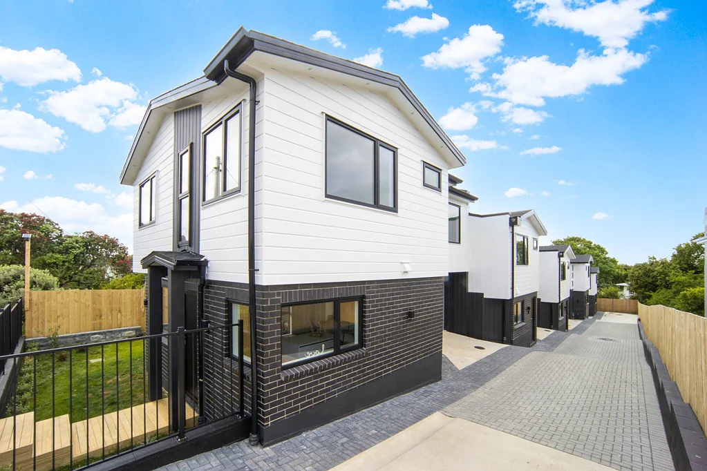 New Lynn 3ਬੈੱਡਰੂਮ Your New Beginning Starts on Golf Road