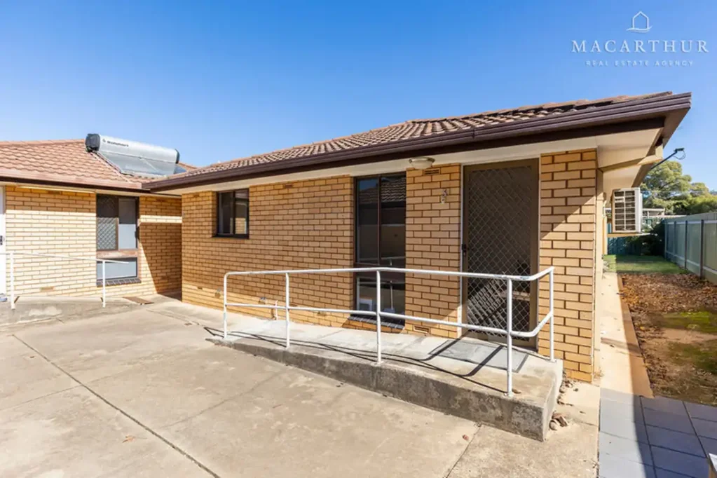 Fantastic Free-Standing Unit