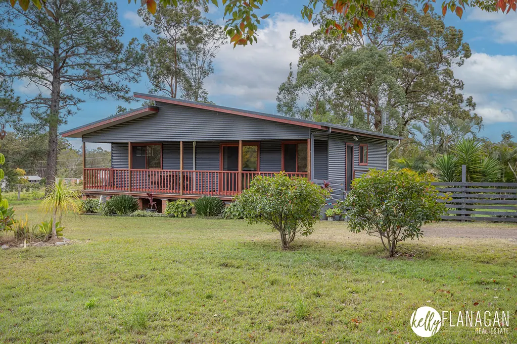 South Kempsey  9 YEAR YOUNG HOME ON ACRESS NEAR CRESCENT HEAD BEACHES - 2.04Ha. (5.1Ac)