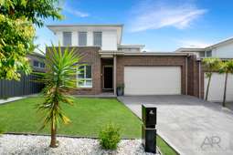 4 A BLAIR RD, Flinders