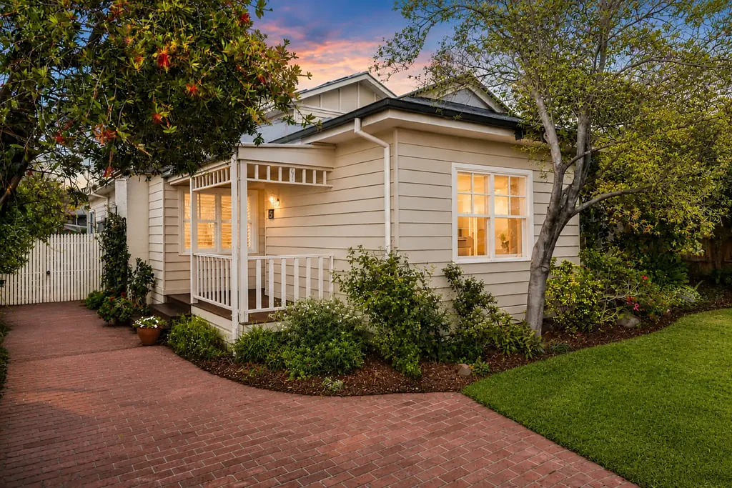 Burwood 4Moenga Timeless Elegance in a Peaceful Family Setting
