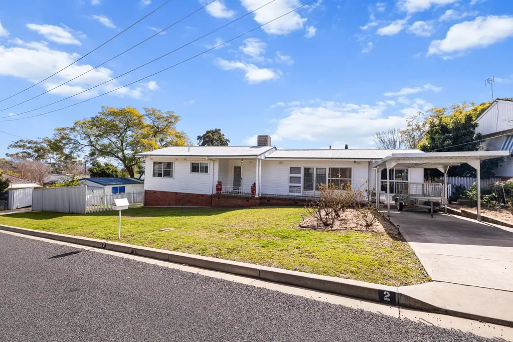 2 Yarral Avenue, Tamworth, NSW 2340